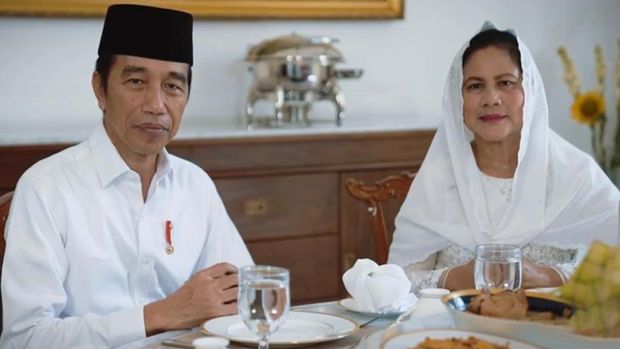 Presiden Jokowi dan Ibu Negara Ucapkan Selamat Idulfitri. Biro Pers Sekretariat Presiden