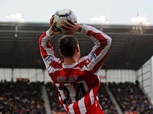 Rahasia Lemparan Rory Delap yang Bikin Wenger Sebel