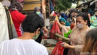 Padahal, kebijakan pembatasan sosial berskala besar (PSBB) di Kota Bekasi masih berlaku meski akan dilonggarkan. Pelonggaran direncanakan terhitung mulai 26 Mei 2020 mendatang.