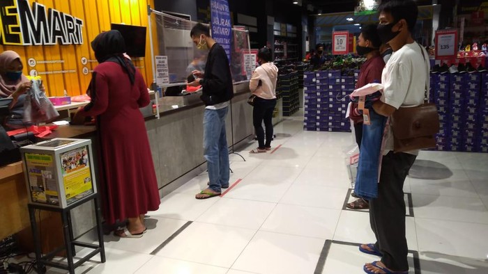 Supermarket di Bogor buka