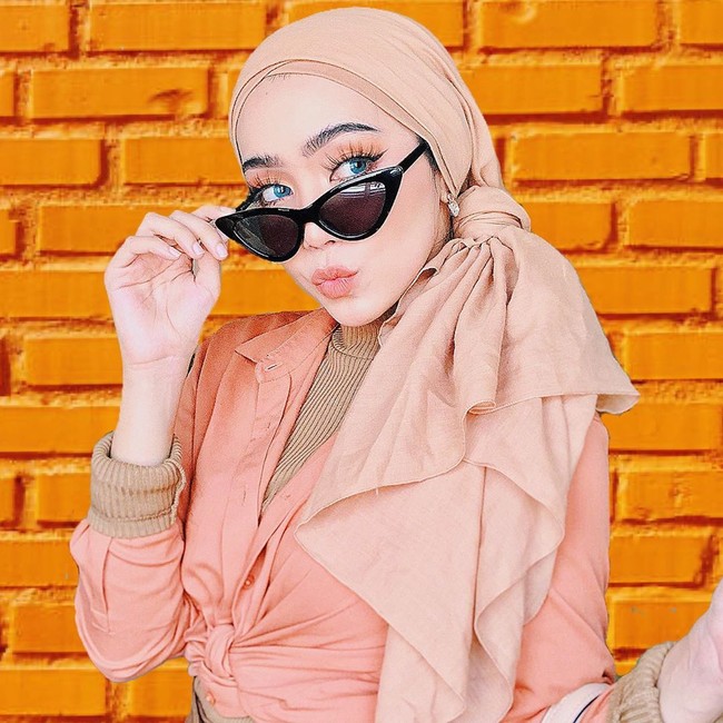 Postingan itu pun membuat banyak netizen marah. Tak sedikit dari mereka mengkritik influencer Kasha yang mengambil keuntungan dengan cara tak layak. Foto: dok. Instagram