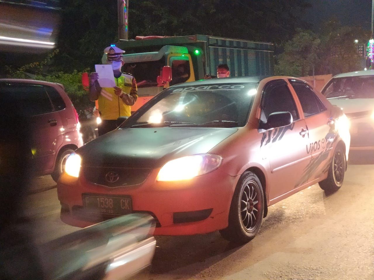 Penyekatan pemudik di perbatasan Bekasi-Karawang