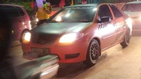 Kebanyakan pengendara mobil tidak bisa melanjutkan perjalanan dan diperintahkan putar balik. Mereka tidak bisa menunjukkan surat hasil rapid test.(Foto: Luthfi Anshori)