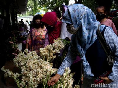 Semerbak Bunga Sedap Malam Sambut Hari Raya Idul Fitri