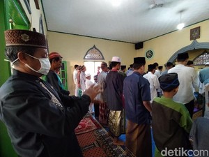 Tetap Gelar Salat Id Berjamaah, Khotib Ingatkan Protokol Kesehatan