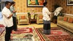 Momen Menko Mahfud MD Salat Id Bareng Keluarga di Rumah