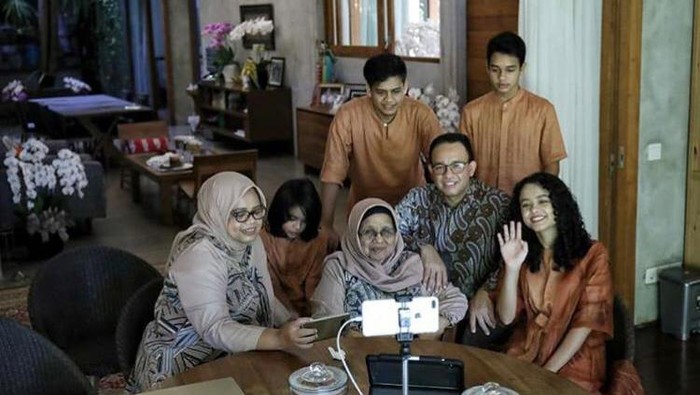 Anies Baswedan bagikan momen Lebaran di rumah saja dengan keluarga