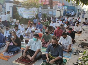 Masjid Al Muhajirin Bekasi Laksanakan Salat Id, Begini Suasananya