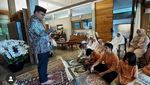 Potret Anies Lebaran Bareng Keluarga di Rumah