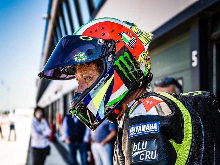 Valentino Rossi latihan menggunakan Yamaha R1 di Sirkuit Misano