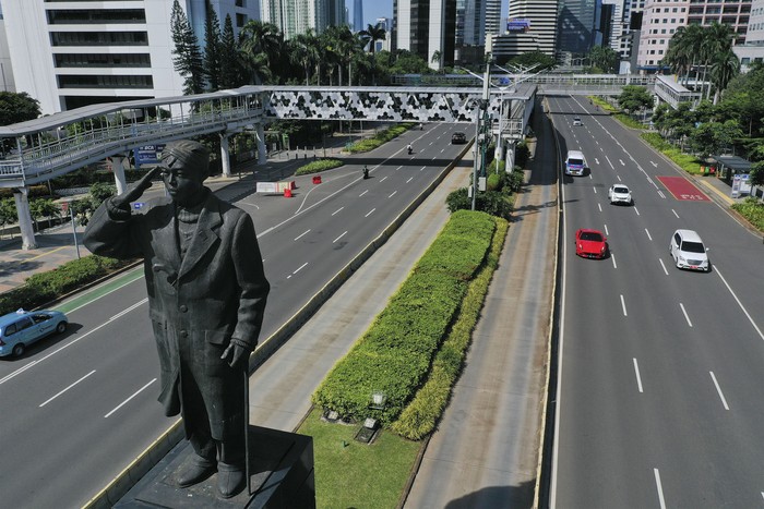 JALAN PROTOKOL JAKARTA SAAT IDUL FITRI Foto udara suasana kawasan Bundaran Senayan di Jakarta, Minggu (24/5/2020). Sejumlah jalan protokol Ibu kota terpantau lancar saat Hari Raya Idul Fitri. ANTARA FOTO/Hafidz Mubarak A/foc.