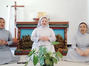 Aksi Tiga Suster Nyanyi Selamat Lebaran Tuai Pujian