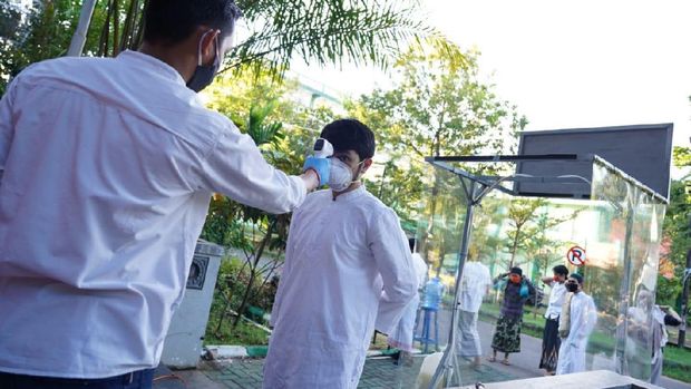 Relawan Corona di Makassar gelar salat Id di kampus