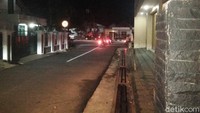 Sementara itu, kondisi jalan di Ciamis terlihat normal bahkan cenderung sepi. Tak ada peningkatan kendaraan yang signifikan. Belum terlihat arus lalu lintas yang padat, atau warga yang melakukan takbir keliling. Karena sebelumnya Pemkab Ciamis telah mengimbau kepada warga untuk tak melakukan takbir keliling. 