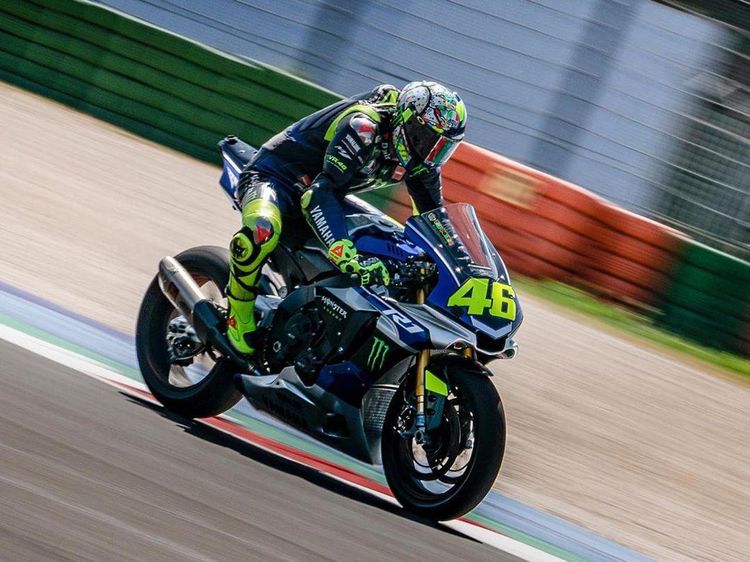 Momen Valentino Rossi Latihan Pakai Yamaha R1 Usai Italia Longgarkan Lockdown