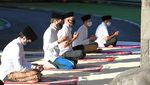 Bermasker-Jaga Jarak, Jokowi Salat Idul Fitri di Istana Bogor