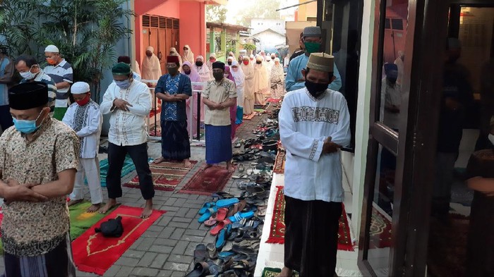Warga Bintara Jaya rayakan Idul Fitri di tengah Pandemi Corona