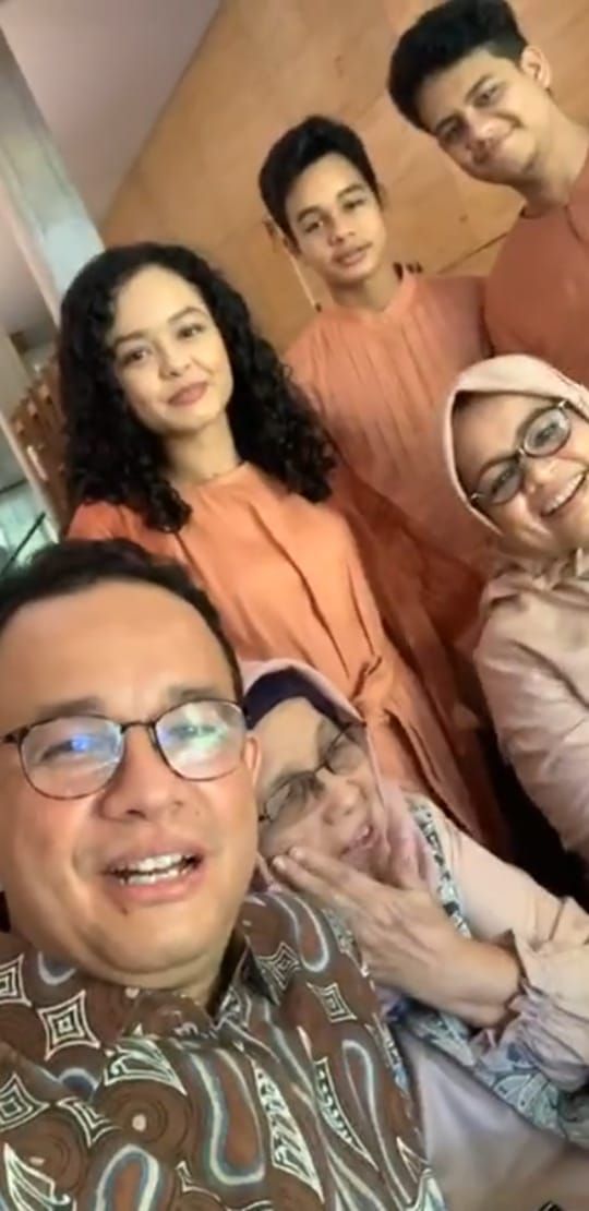 Anies Baswedan dan keluarga rayakan Lebaran secara virtual