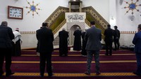 Bahkan ada beberapa masjid tetap ditutup dan menawarkan streaming online untuk salat id, sementara yang lain menyediakan akses terbatas tetap dengan menerapkan jarak. Getty Images/Lisa Maree Williams