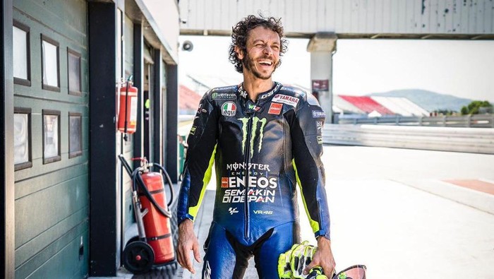 Valentino Rossi latihan menggunakan Yamaha R1 di Sirkuit Misano