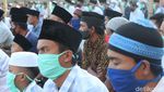 Momen Warga Kabupaten Bandung Salat Id di Lapangan Sekolah