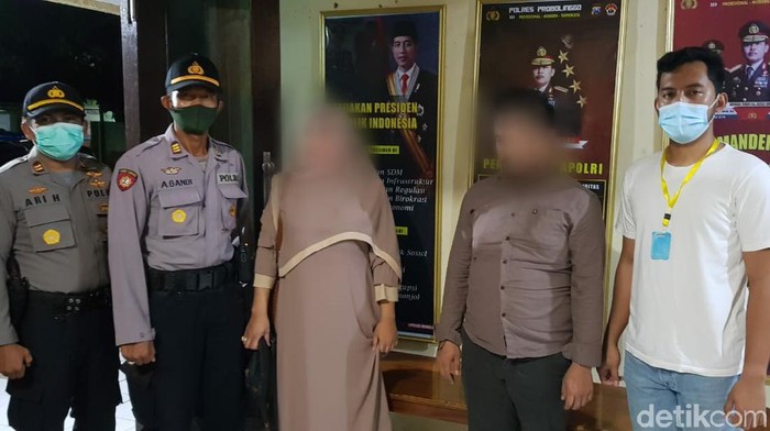 Dua pelaku penggelapan mobil di Lumajang tertangkap di Probolinggo. Mereka tertangkap setelah terjadi aksi kejar-kejaran dan sembunyi di rumah warga.