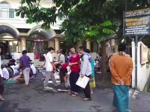 Ramai Salat di Masjid Mampang-Bekasi Meski Ada Pandemi