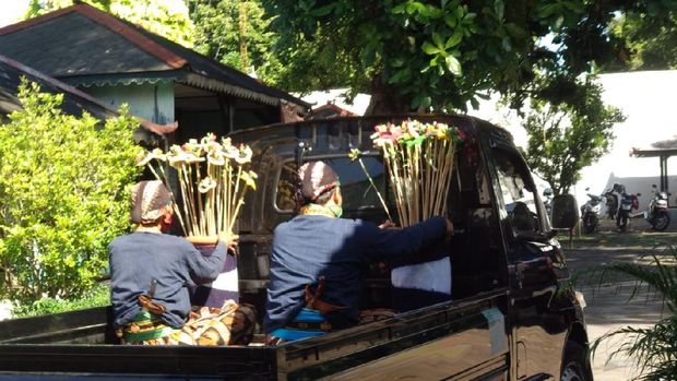 Keraton Yogyakarta bagikan ubarampe gunungan