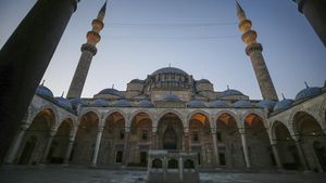 Melihat Masjid Bersejarah di Turki yang Gelar Salat Id Terbatas