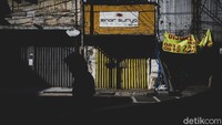 Menurut sejarah, pada masa kolonial Belanda berkuasa di Batavia, Pinangsia memang tumbuh sebagai kawasan bisnis yang sangat menopang pusat perdagangan Glodok.