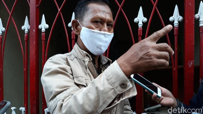 RT 05 RW 01, Losari, Kelurahan Semanggi, Pasar Kliwon, Solo, Sukino, Senin (25/5/2020).