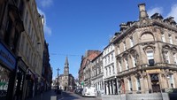 Bagi yang pernah menonton film Braveheart, tentu tak asing dengan nama Stirling. Inilah kota kecil nan indah di Skotlandia yang menjadi lokasi perang kemerdekaan rakyat Skotlandia yang dipimpin oleh William Wallace melawan tentara Inggris pada tahun 1297, sekaligus inspirasi cerita dari film Braveheart  (Ridha Khairina/istimewa)