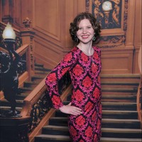 Saat kecil, Melanie mengaku sering membayangkan bahwa dirinya adalah seorang Cinderella karena ukuran sepatunya yang sangat kecil. Banyak orang yang sering mengatakan bahwa dia beruntung karena bisa terlihat awet muda. Foto: dok. Instagram @inspire.envisioning