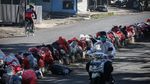 Jorok! Tumpukan Sampah di Jalan Raya Cileduk