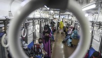PT Kereta Commuter Indonesia atau KCI melaporkan volume pengguna KRL saat pembatasan operasional di hari Lebaran 2020 turun 90 persen dibanding tahun sebelumnya.