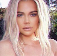 Sebelumnya, Khloe Kardashian lebih sering terlihat dengan tampilan rambut pirangnya. Jadi tidak heran jika tampilannya kali ini terlihat cukup jauh berbeda dibanding sebelumnya. Foto: Dok. Instagram Khloe Kardashian