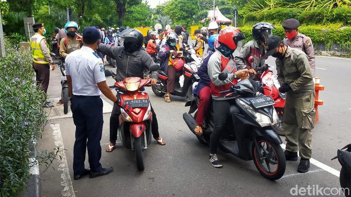 check point bundaran waru