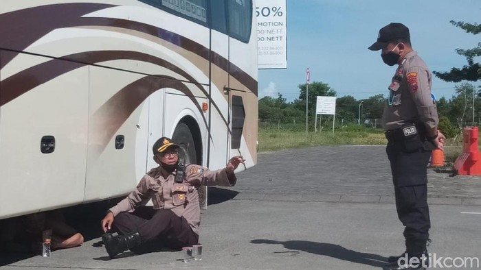 tka china pulang lewat bandara banyuwangi