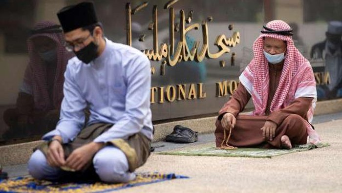 Idul Fitri 2020 Suasana perayaan Idul Fitri di sejumlah negara di tengah COVID-19.
