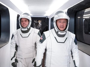 Astronaut NASA Selangkah Lagi Menuju Peluncuran Bersejarah