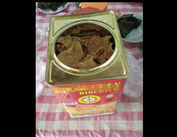 kaleng kue lebaran