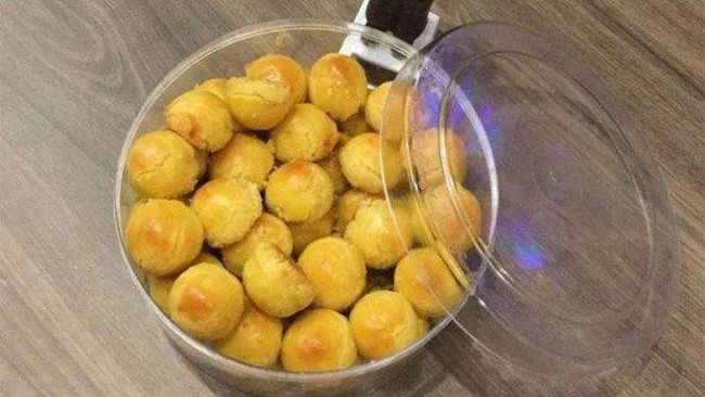Ini Cara Mudah Cari Ujung Selotip di Stoples Kue Lebaran