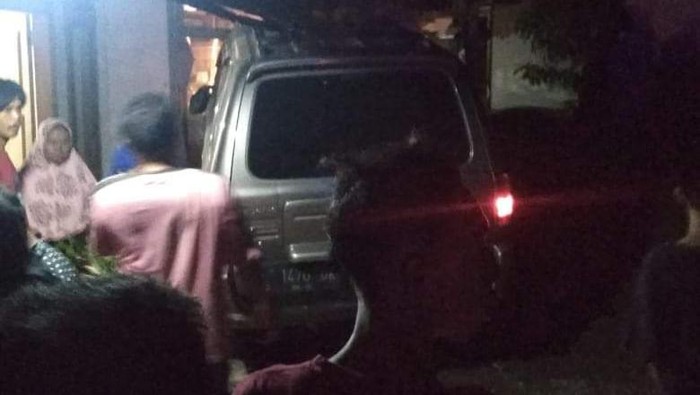 Mobil tabrak rumah di Rembang, dua orang tewas, Senin (25/5/2020).