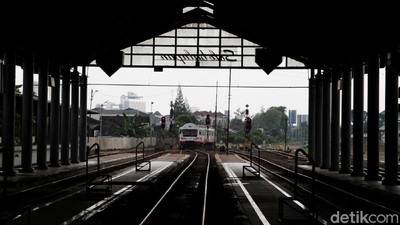 Stasiun Balapan Solo Masih Lengang