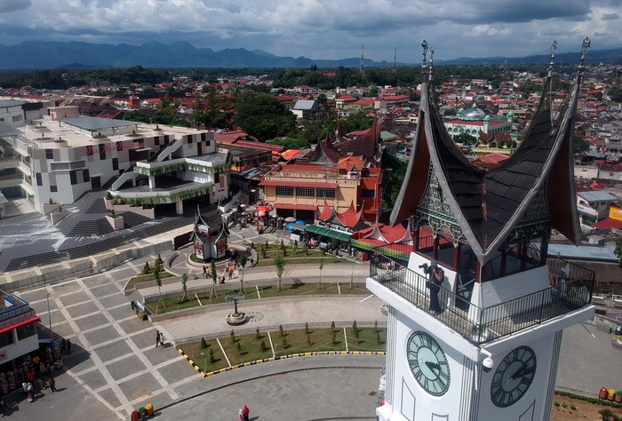 Perlawanan Tokoh Sumbar Tolak SKB Seragam  Sekolah  Kian Melebar