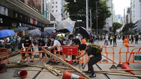 UU yang direncanakan - diharapkan untuk melarang pengkhianatan, subversi dan hasutan - terjadi setelah Hong Kong terguncang tahun lalu oleh protes besar berbulan-bulan yang kerap disertai kekerasan, dan berulang kali.