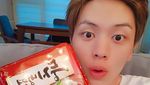 Main di Mystic Pop-up Bar, Yook Sungjae Punya Hobi Mancing Ikan