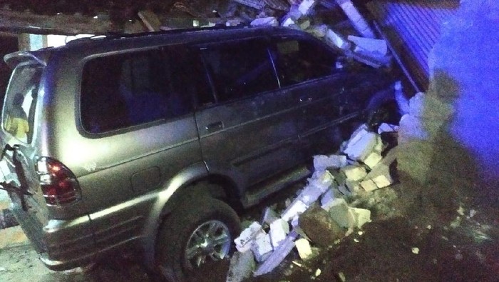 Mobil tabrak rumah di Rembang, dua orang tewas, Senin (25/5/2020).