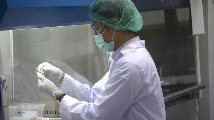 Otoritas Thailand telah mengembangkan vaksin untuk virus Corona. Vaksi yang dikembangkan sendiri oleh negara ini akan siap pada tahun depan.