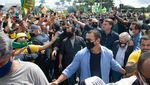 Momen Presiden Brasil Ikut Demo Tanpa Memakai Masker